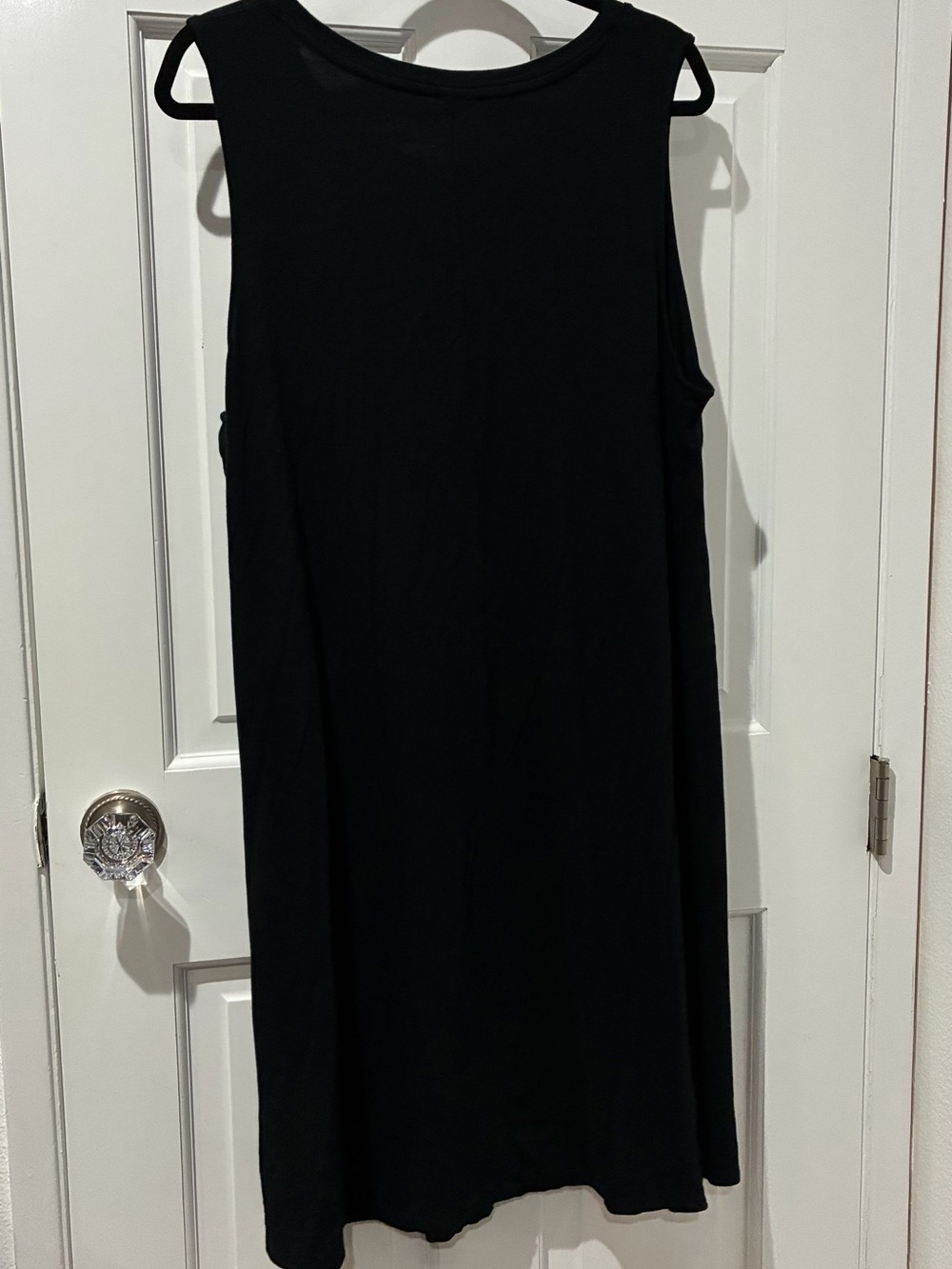 Ava & Viv Black Sleeveless Midi Dress - Picture 2 of 3